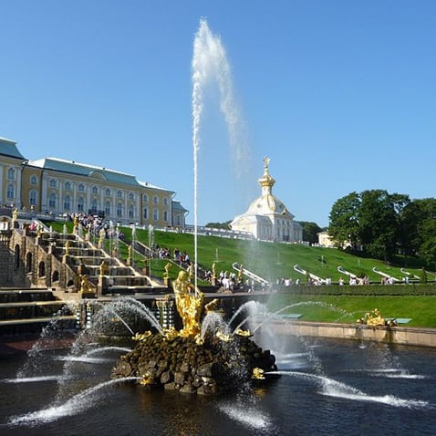 Most Impressive Fountain Statues in the World - Samson Fountain, Peterhof Palace, Russia